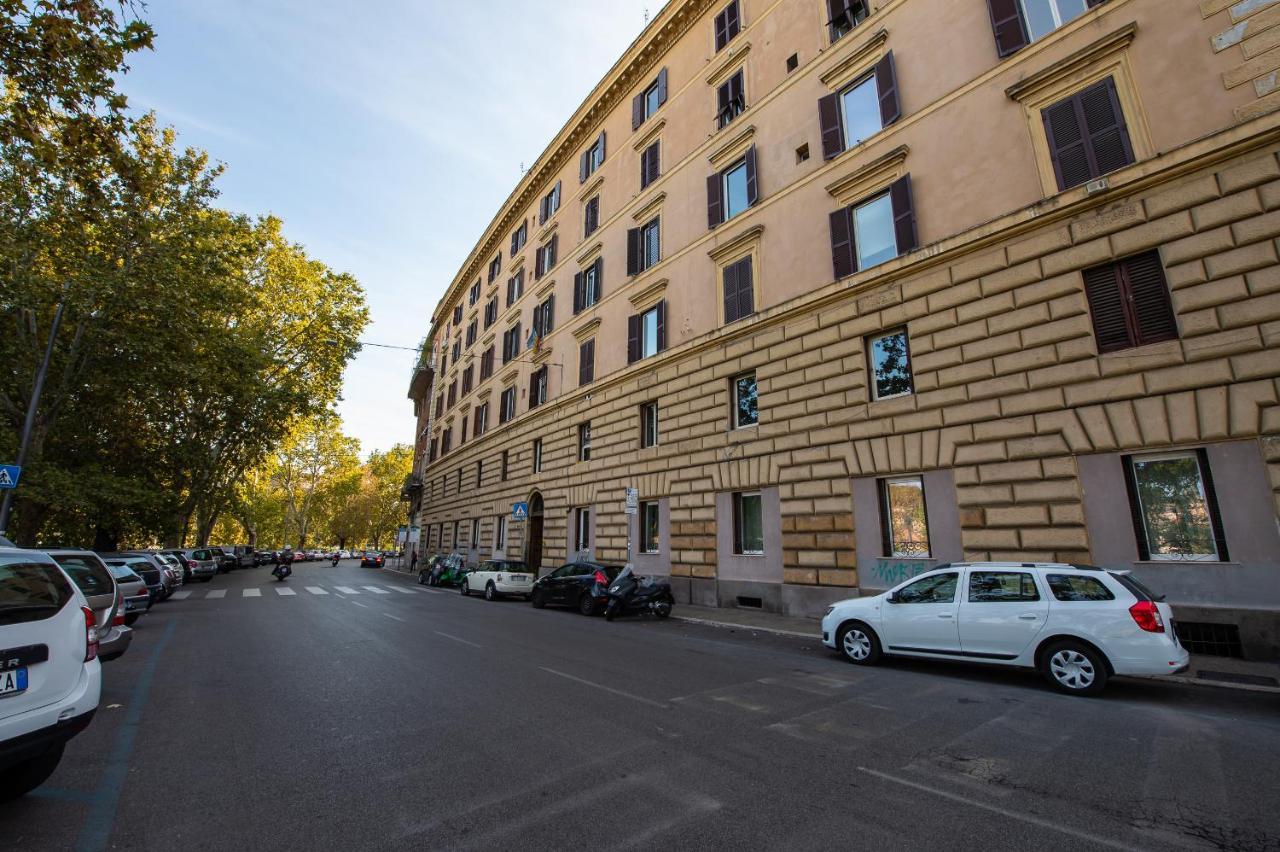 Lungotevere Ripa Рим Экстерьер фото